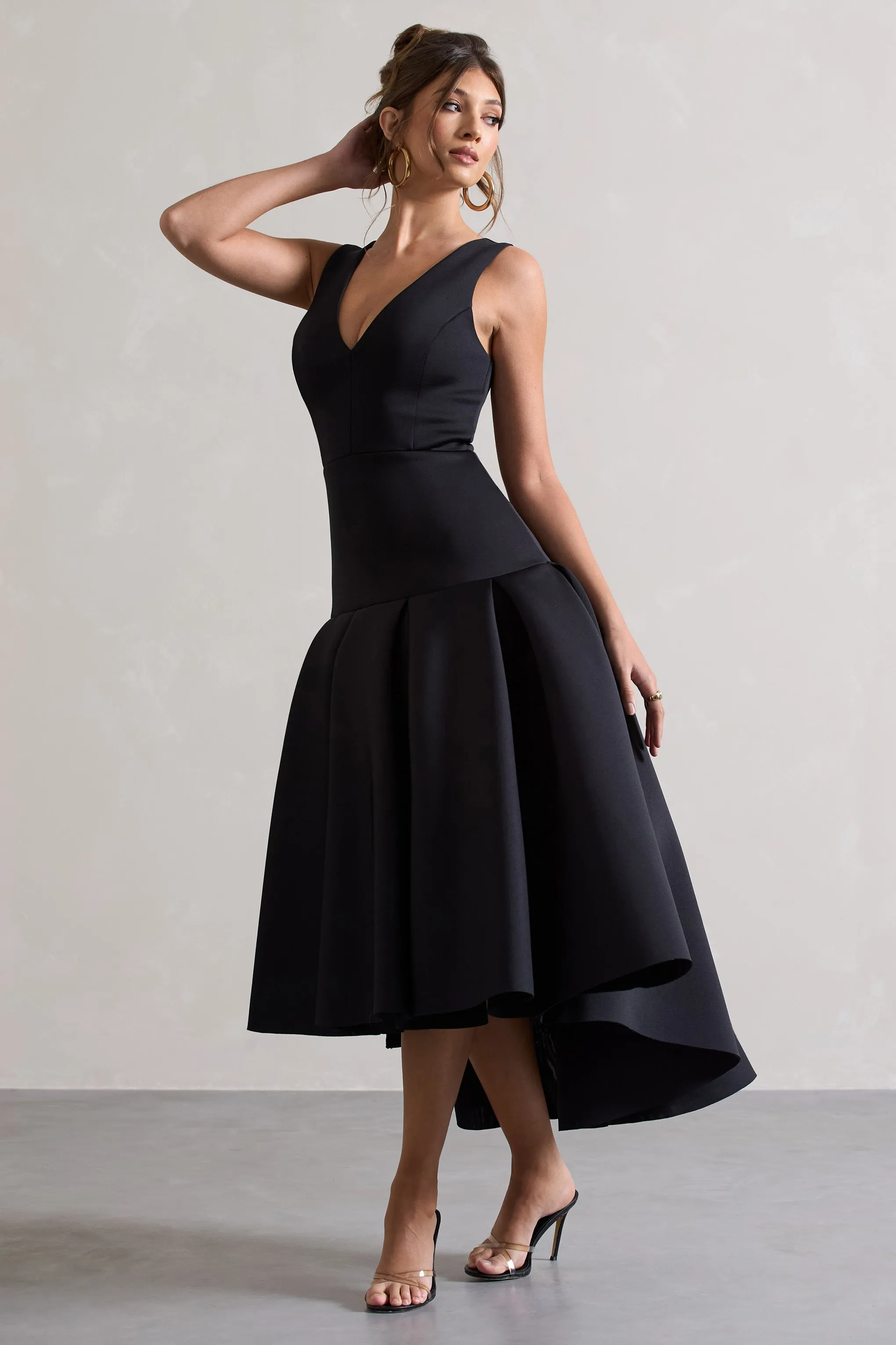 Amoret | Black Plunge-Neck Maxi Dress With Volume Hem