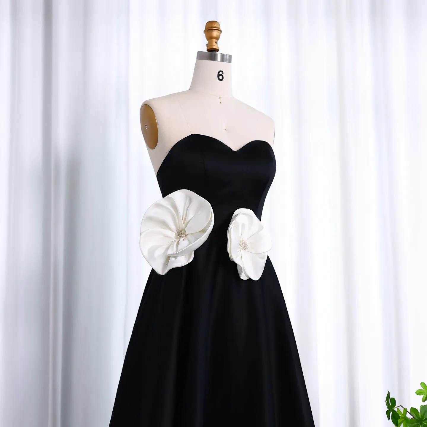 Elegant Black 3D Flowers Strapless A-Line Evening Dress SF092